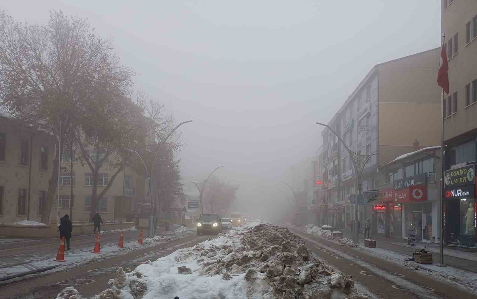 bayburt-gune-sis-pus-ve-kiragiyla-uyandi-gorus-mesafesi-10-metreye-kadar-dustu-yenicag-3.jpg