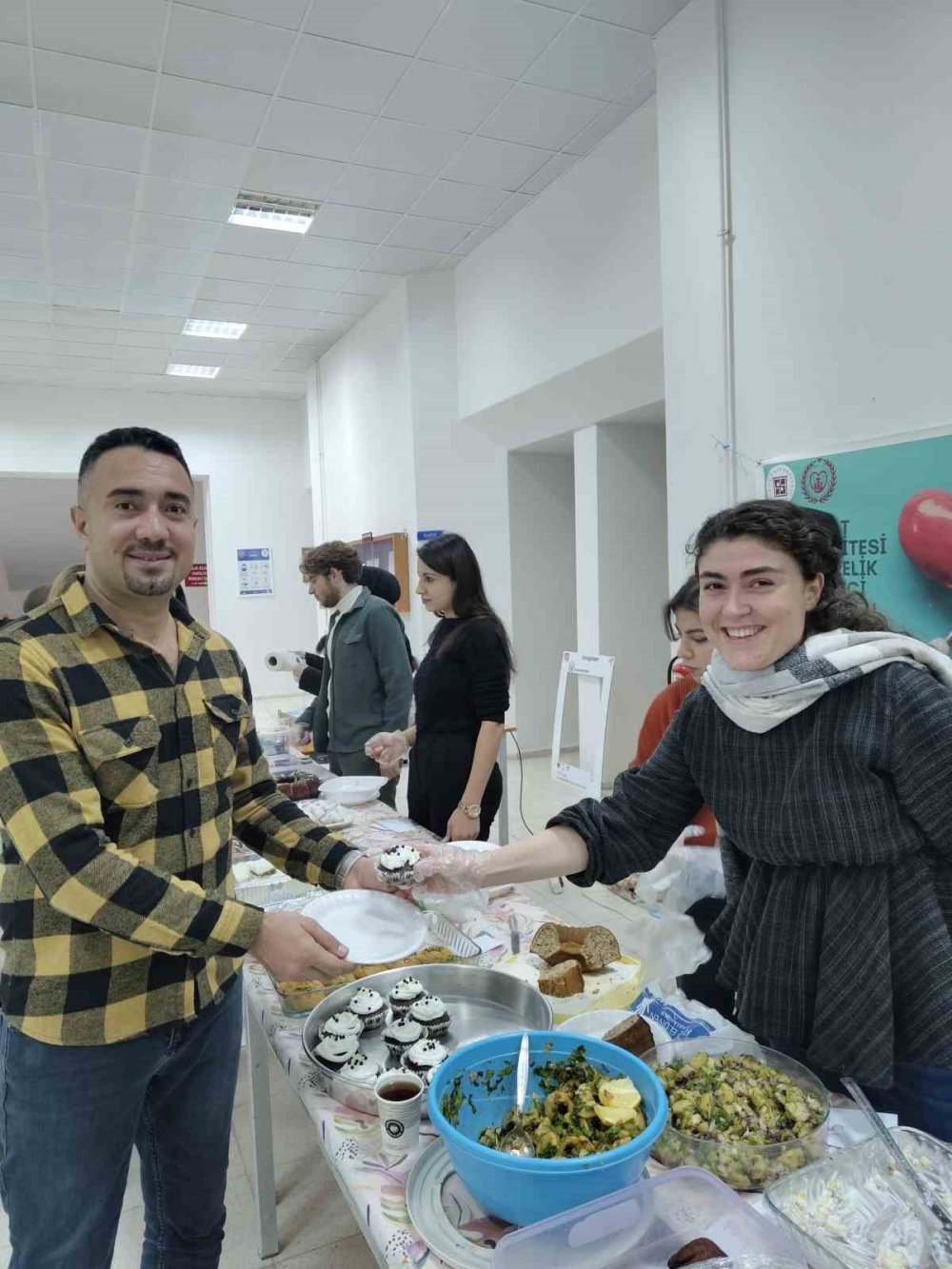 Hemşirelik bölümü öğrencilerinden köy okullarına destek