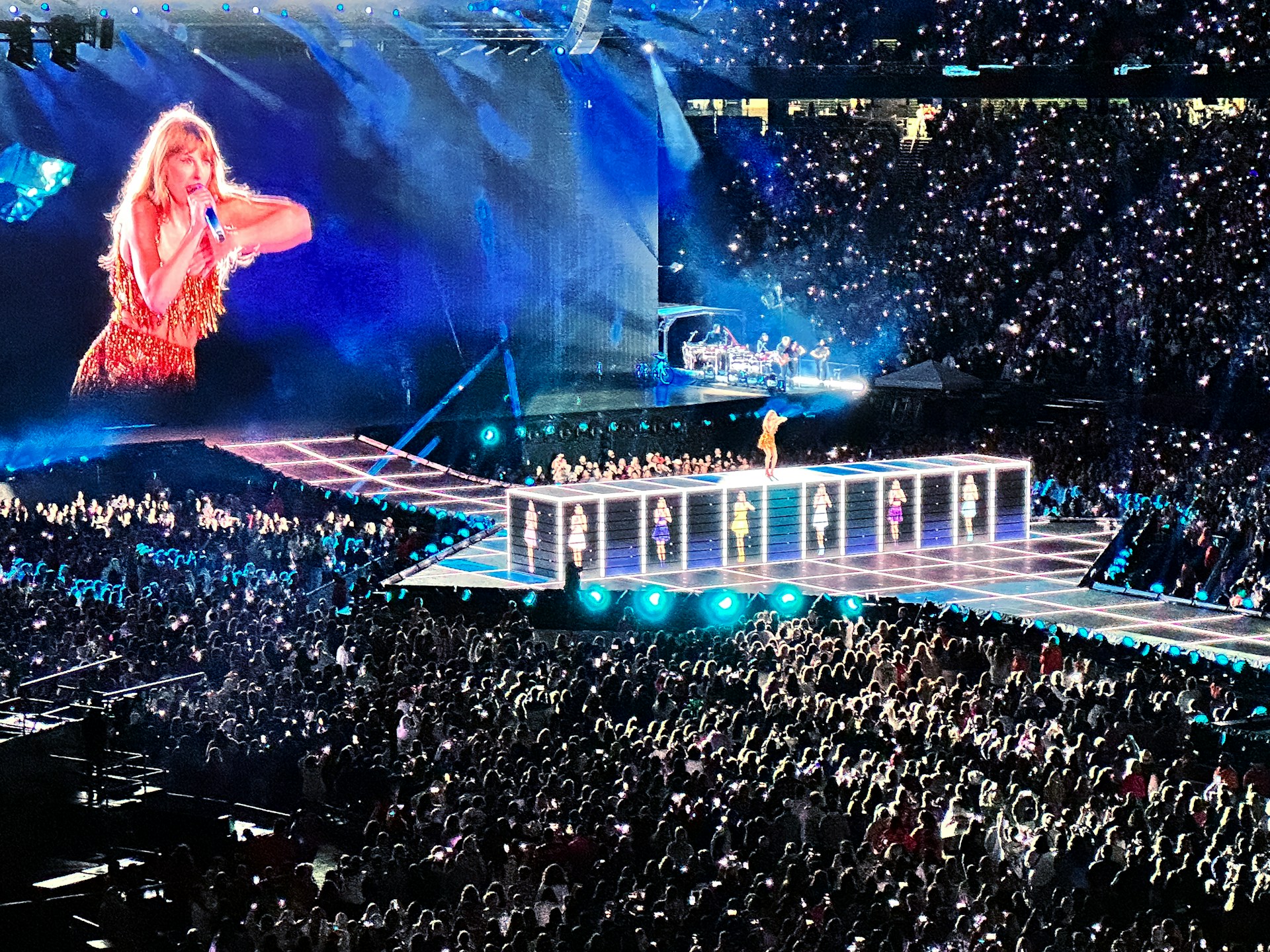 taylor-swift-eras-tour-concert.jpg