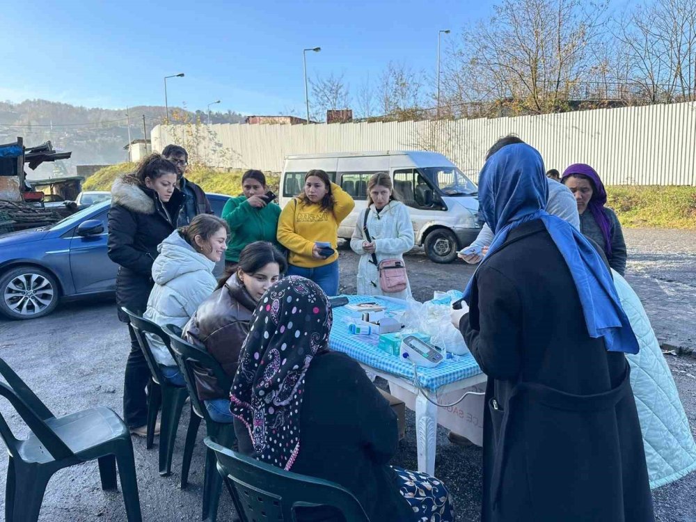 Zonguldak’ta Roman vatandaşlara sağlık desteği verildi