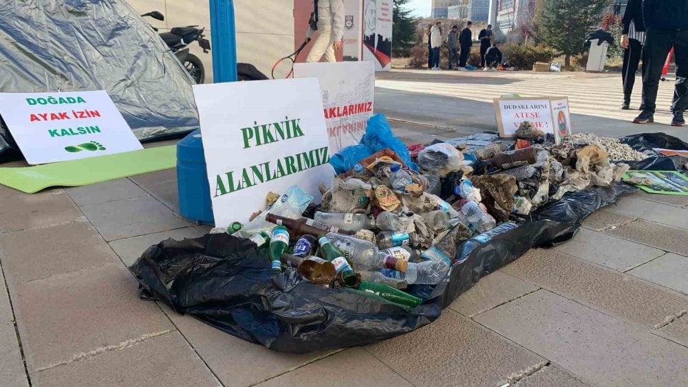 Karaman’daki öğrenciler net mesaj verdi: ‘Türkiye kül tablası değildir’