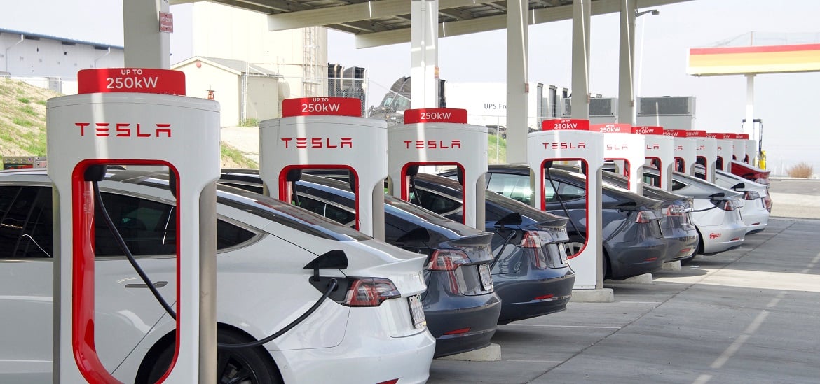 tesla-unveils-plans-for-worlds-largest-supercharger-station.jpg