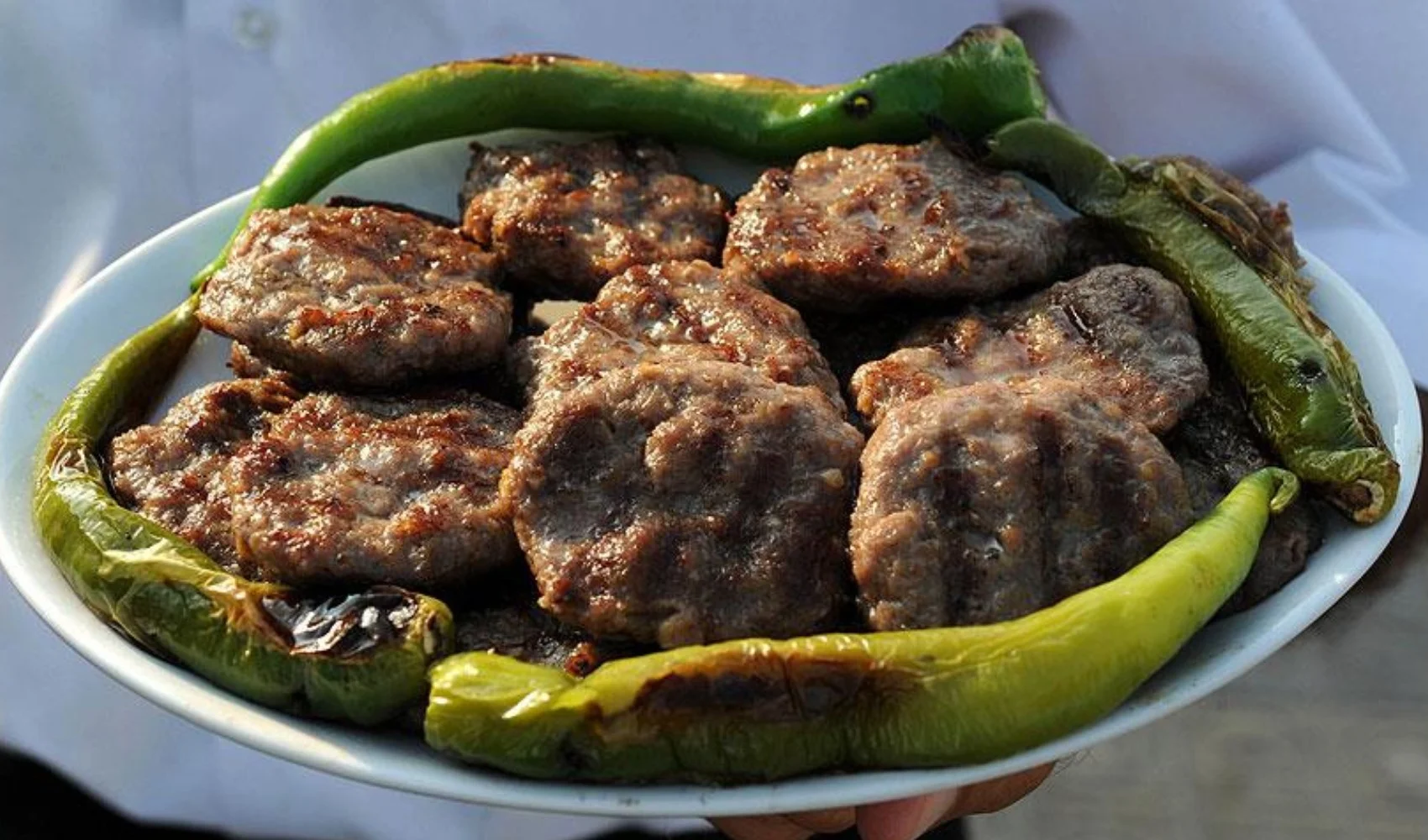 kapak-bir-kofte-markasi-daha-ifsa-edildi-bakin-icinden-neler-cikti-157075.webp