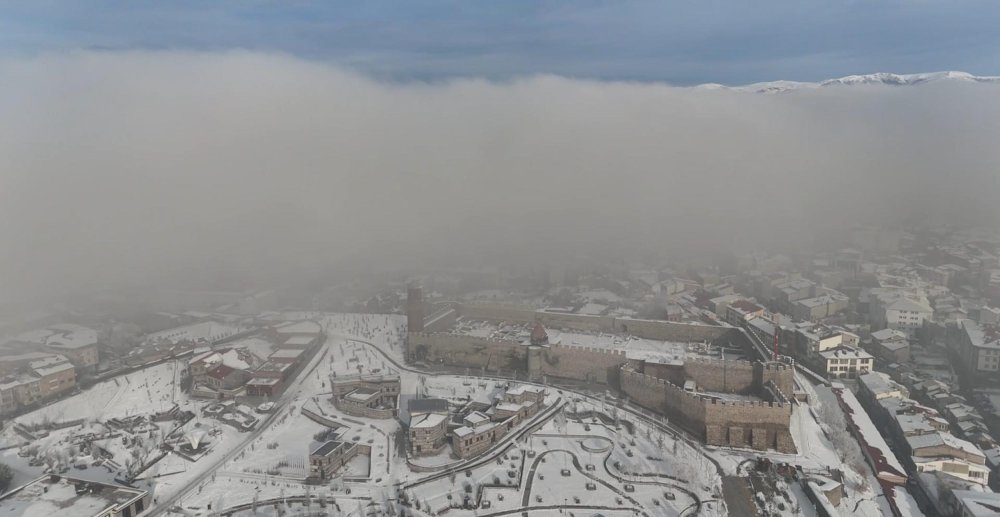 Erzurum’da sis! Kent havadan dronla görüntülendi