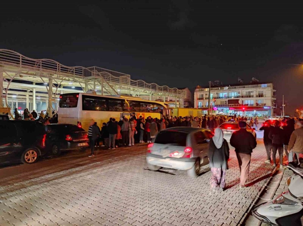 Fethiye’de umre kafilesine otomobil çarptı: 3 yaralı