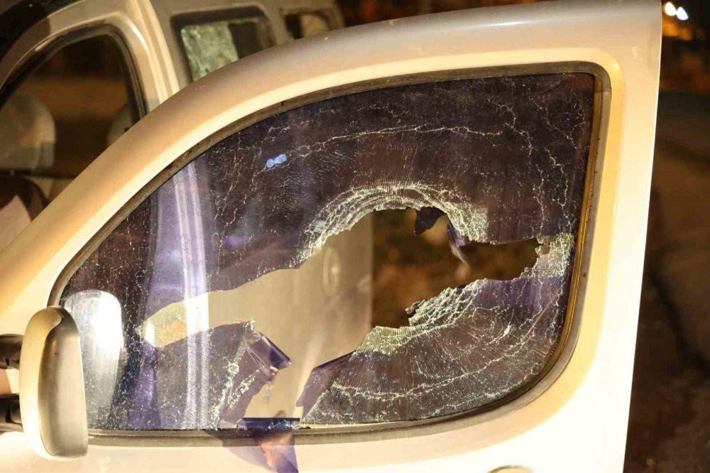 Aksaray’da araca tüfekli saldırı! 1 ağır yaralı