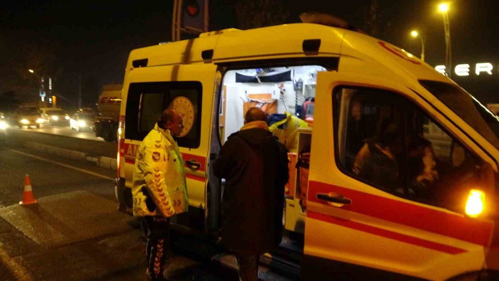 Malatya’da feci kaza! Lastiği patladı, bariyerlere çarparak durabildi