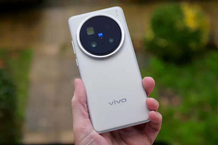 vivo-x200-pro-back.webp