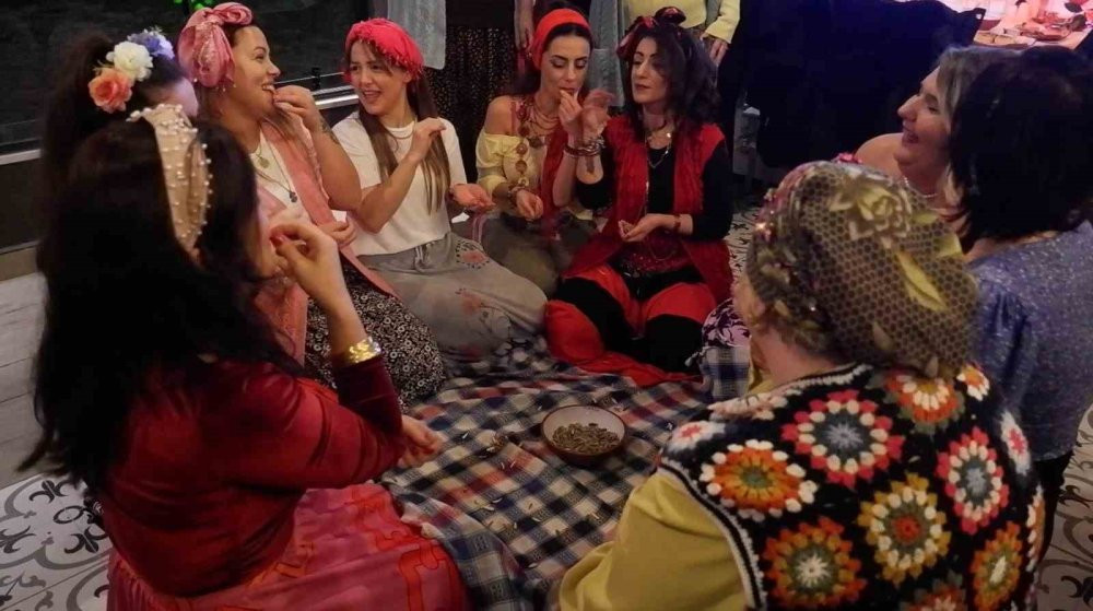 Edirne’de kadınların ’Şalvar Gecesi’ renkli görüntülere sahne oldu