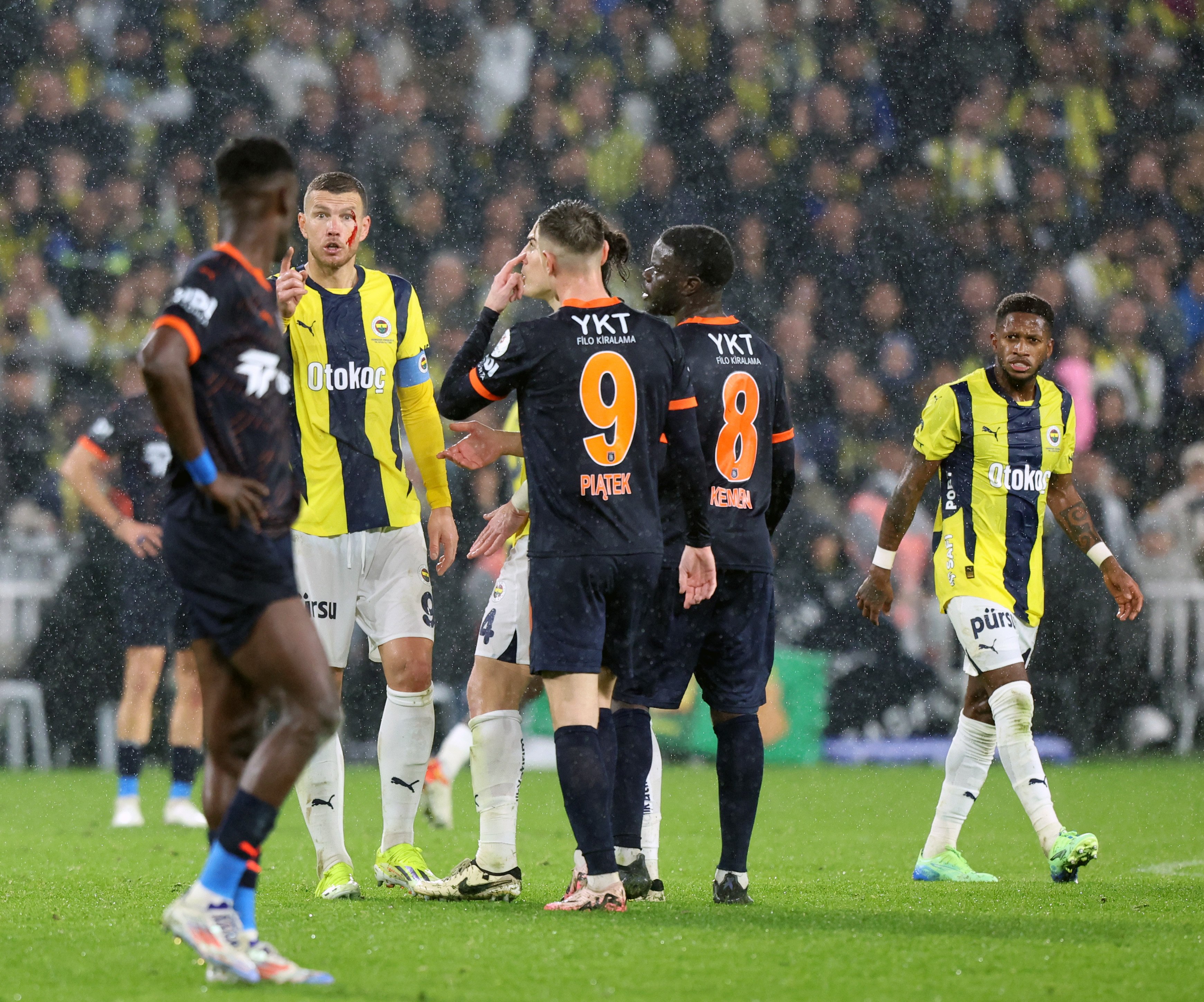 fenerbahce-basaksehir-fk-ek-fotograf-470970-139204.jpg