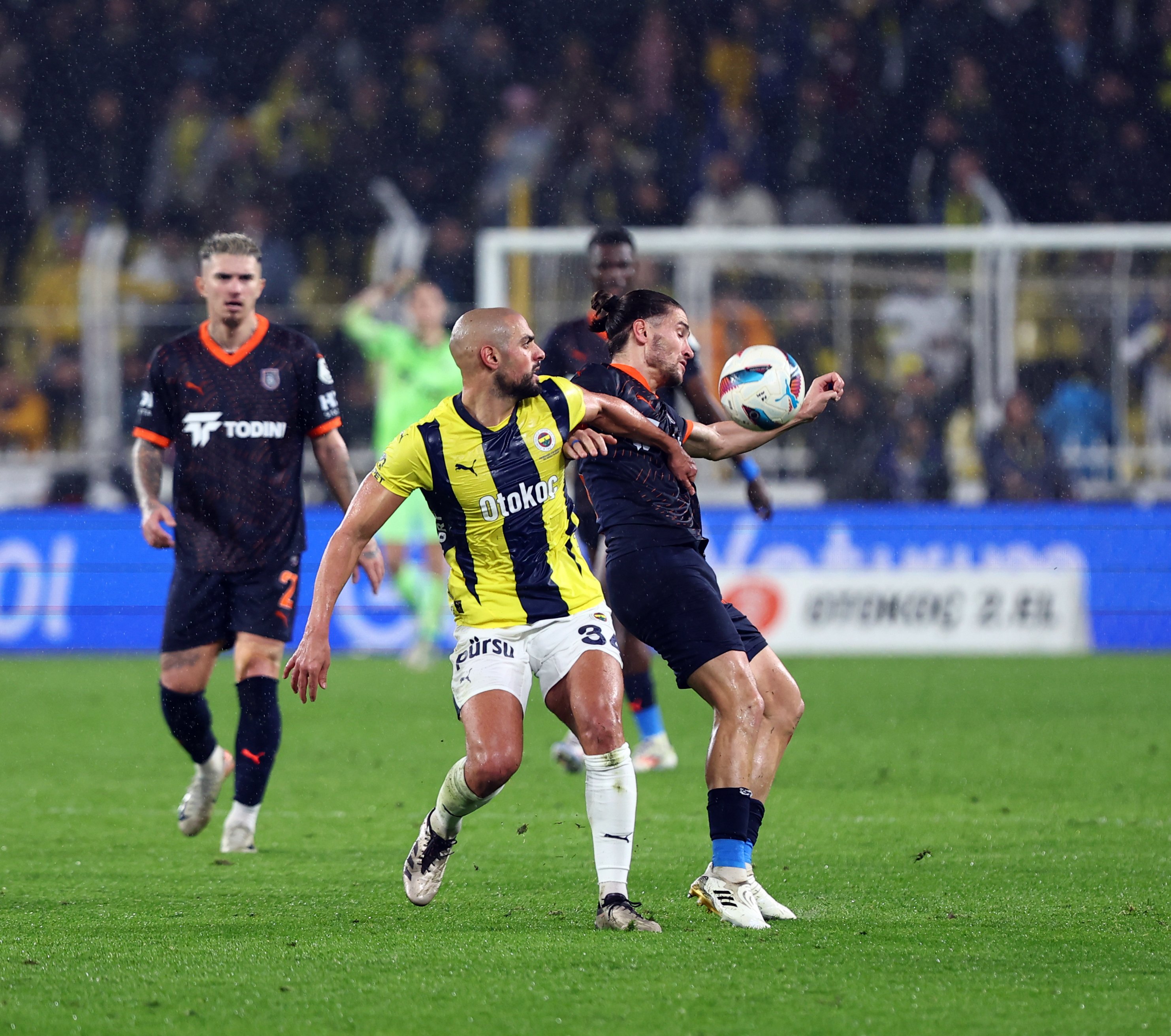 fenerbahce-basaksehir-fk-ek-fotograf-471036-139210.jpg