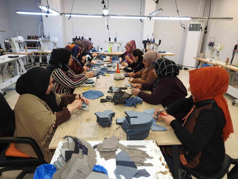 Gaziantepli kadınlar ayakkabı sektörüyle sınırları aştı