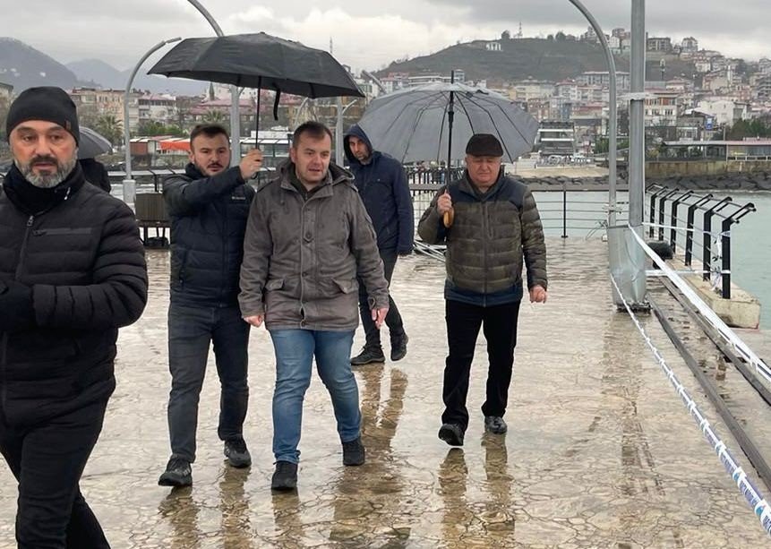 Karadeniz de fırtına etkili oldu: İskele kapatıldı