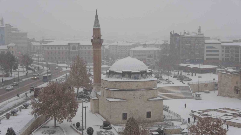 Sivas'taki kar yağışı sonrası kartpostallık görüntüler ortaya çıktı