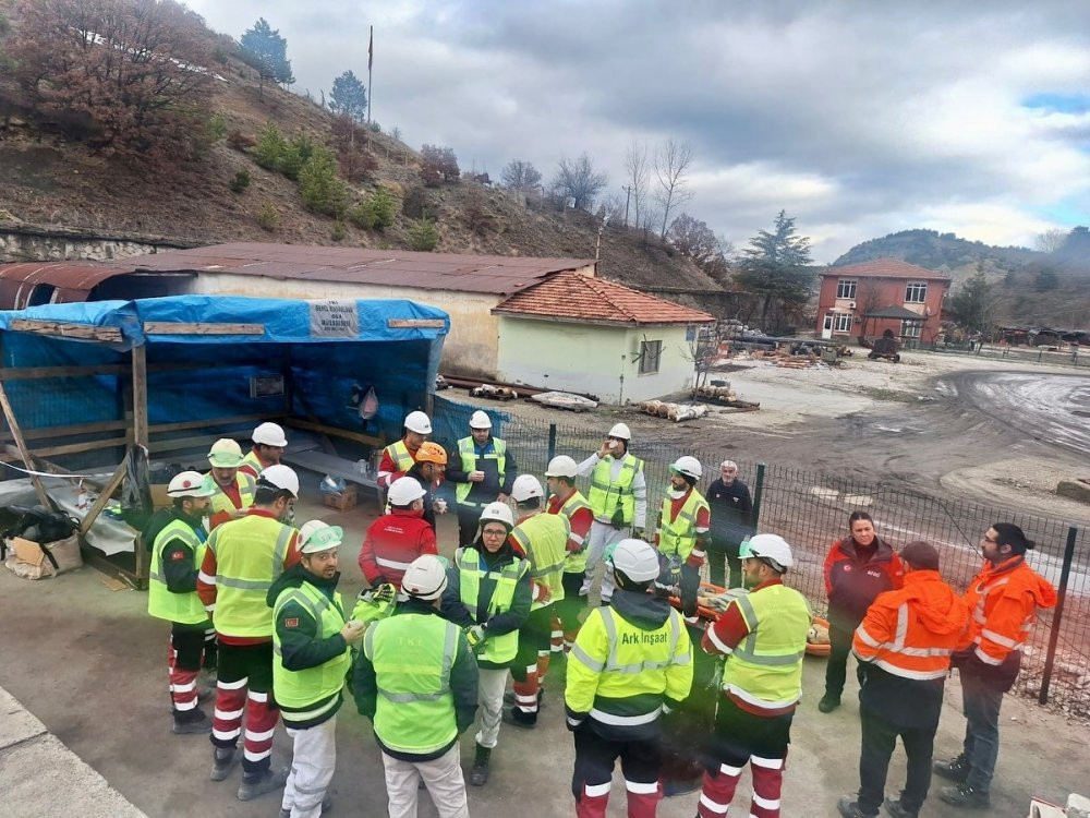 Tunçbilek’te madencilere deprem eğitimi