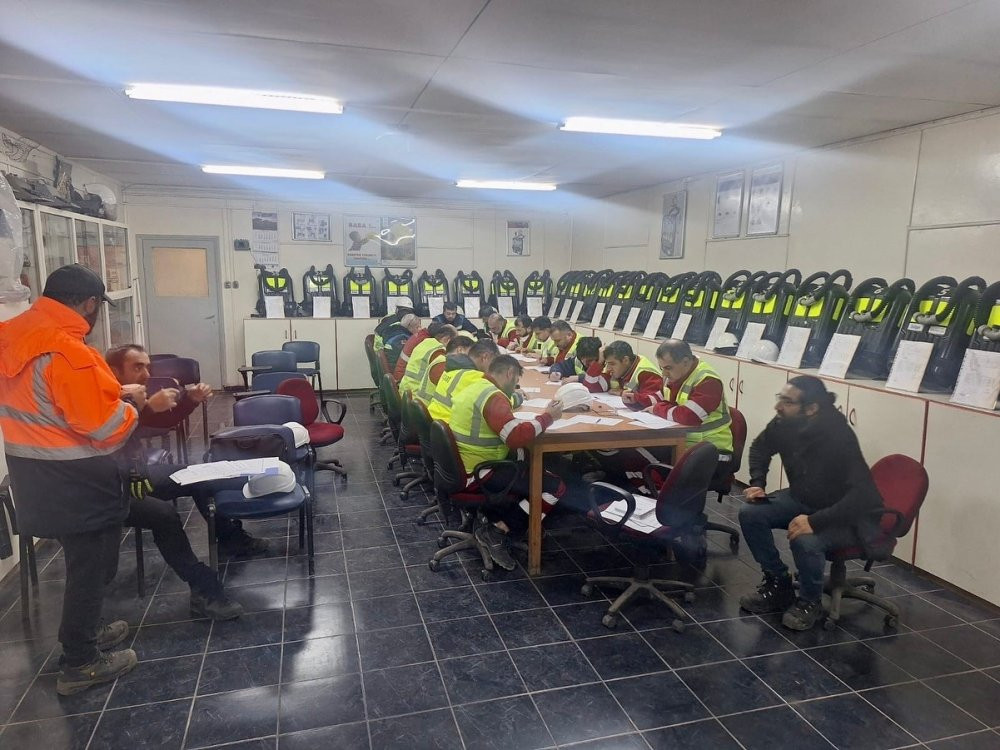 Tunçbilek’te madencilere deprem eğitimi