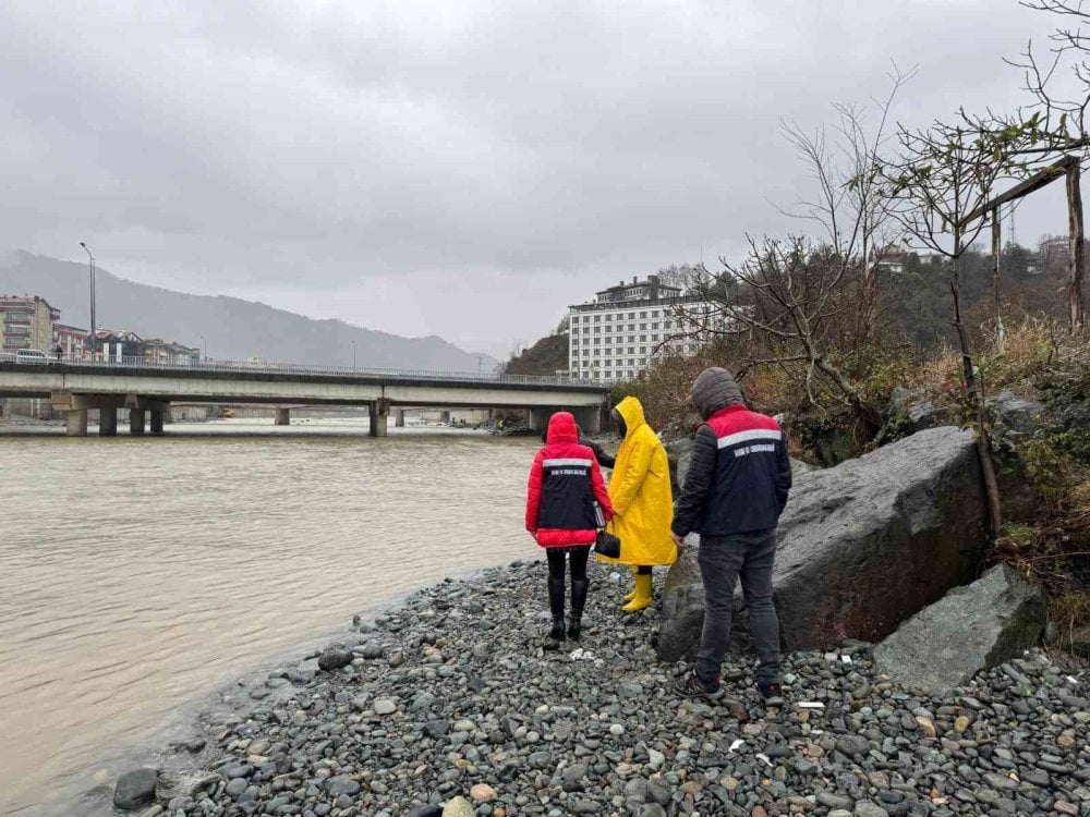 Artvin'de balık kafesi yırtılmıştı somonları avlayanlara ceza