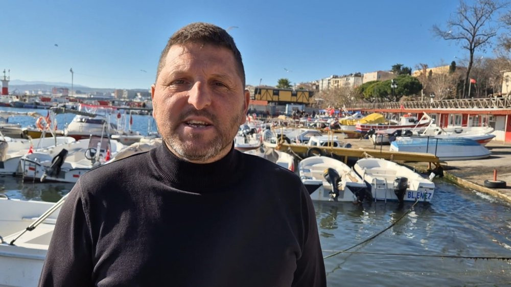 Marmara Denizi’nde kızıl yosun akıntısı devam ediyor