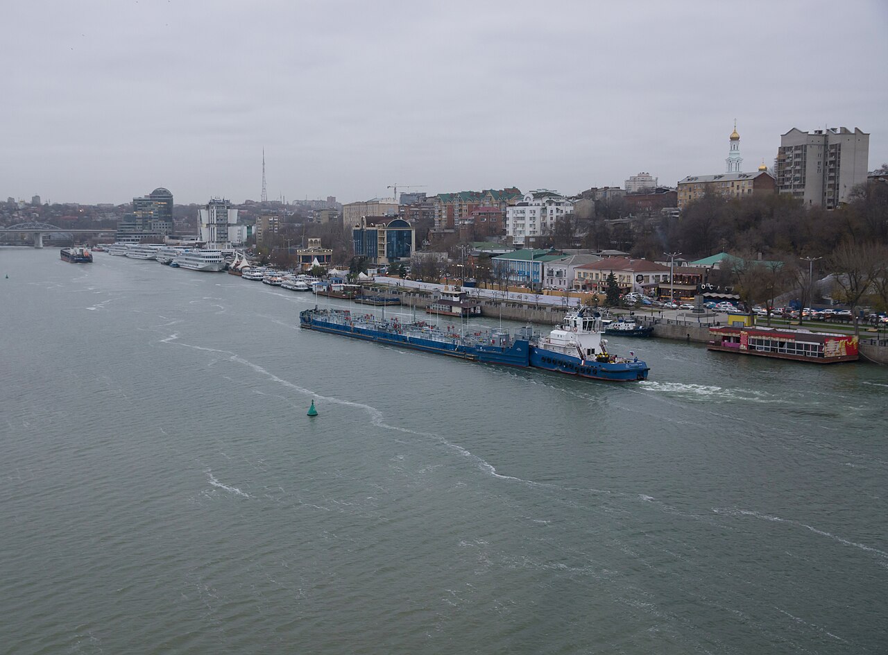 rostov-on-don-barge-on-don-river-2-russia.jpg