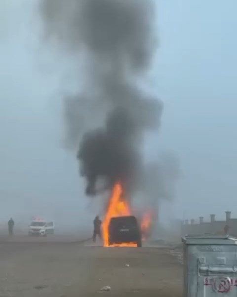 Diyarbakır'da seyir halindeyken yanan cip kullanılamaz hale geldi