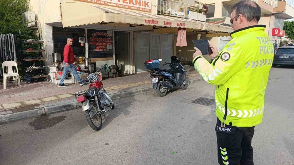 Kaza yapan plakasız motosikletin ehliyetsiz sürücüsüne ceza