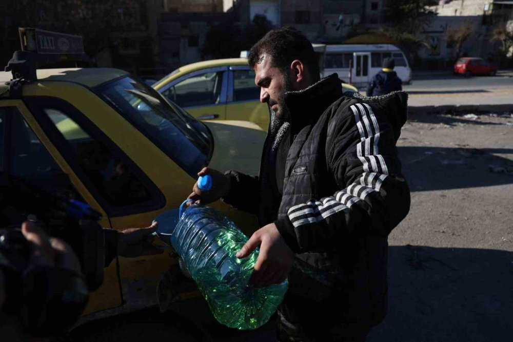 Suriye’de benzin seyyara düştü