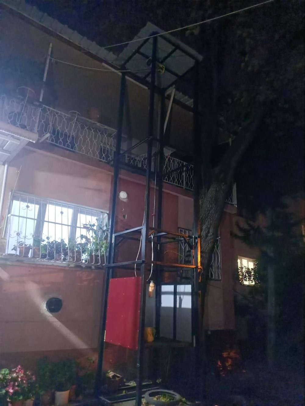 Osmaniye'de asansörde sıkışan kadın hayatını kaybetti