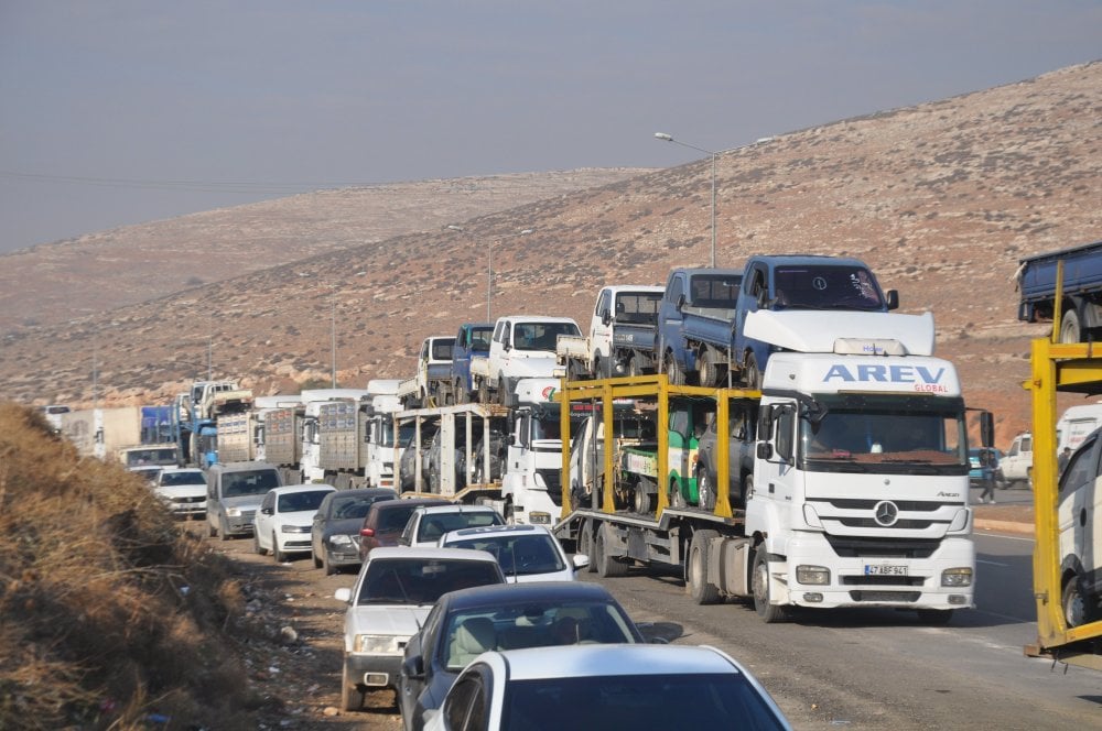 Cilvegözü Gümrük Kapısı'nda TIR yoğunluğu: Suriye'ye günde 350 tır çıkıyor