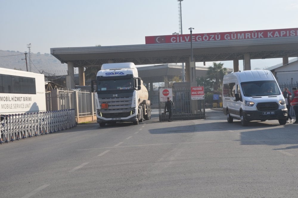 Cilvegözü Gümrük Kapısı'nda TIR yoğunluğu: Suriye'ye günde 350 tır çıkıyor