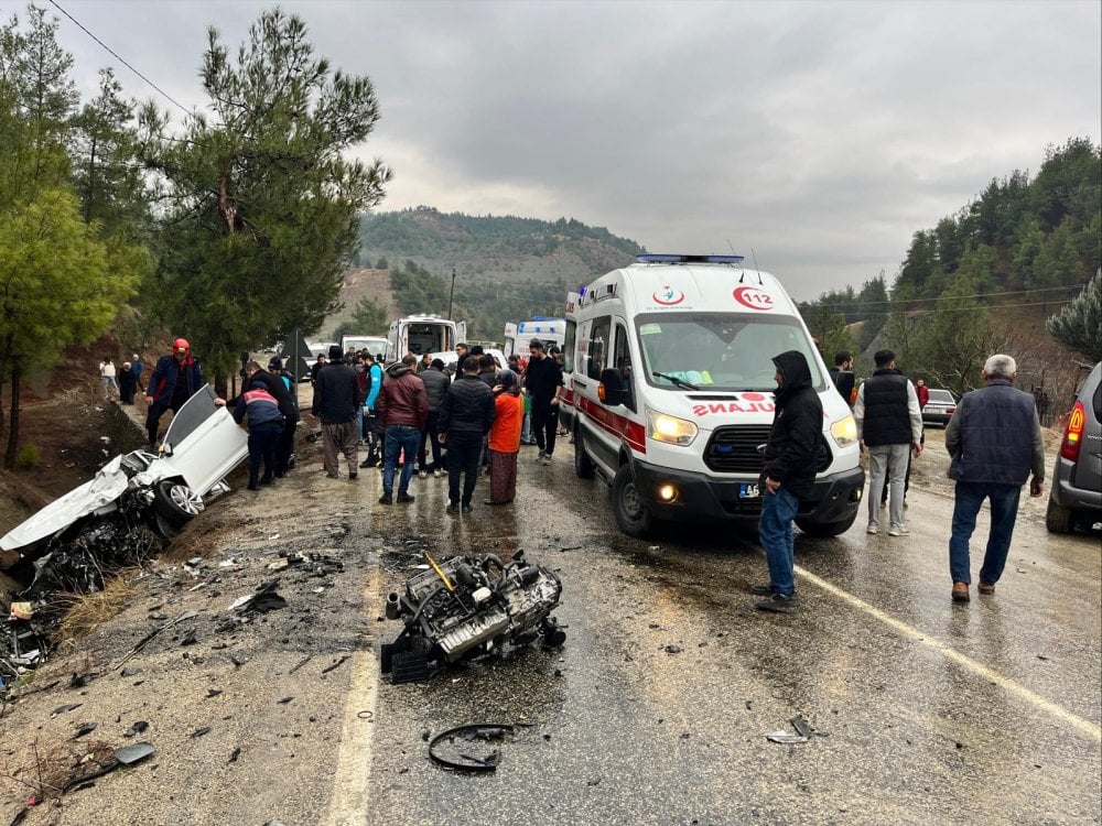 Kahramanmaraş'ta feci kaza! 3’ü ağır, 10 yaralı