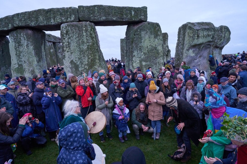 Kış gün dönümü Stonehenge'de binlerce kişi tarafından kutlandı