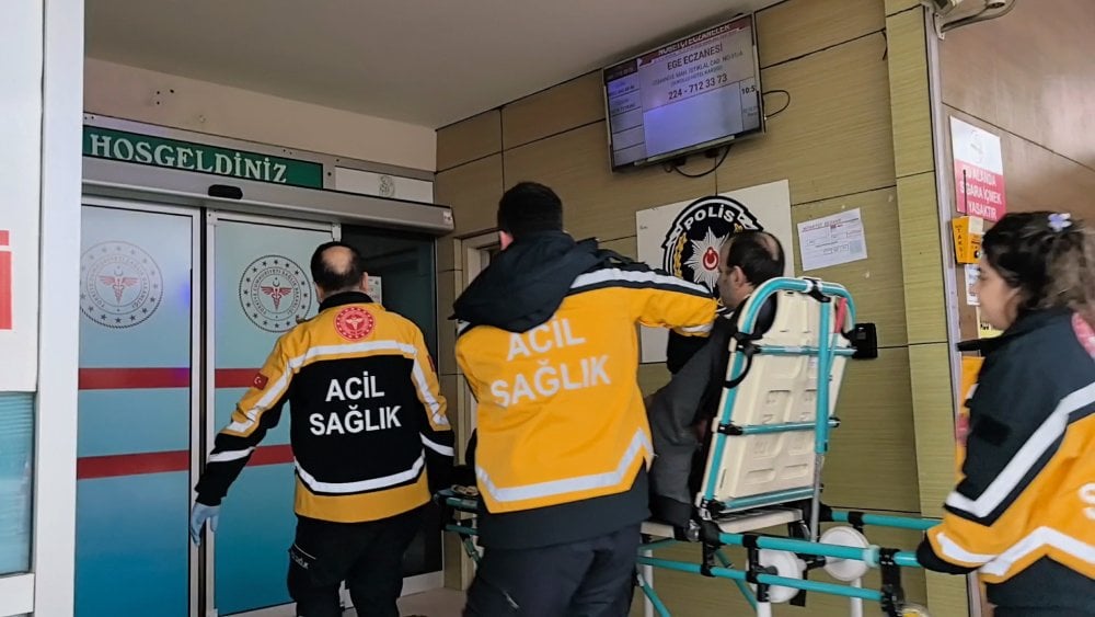 Öfkeli evlat babasını defalarca bıçakladı: 112'yi arayıp ambulans çağırdı