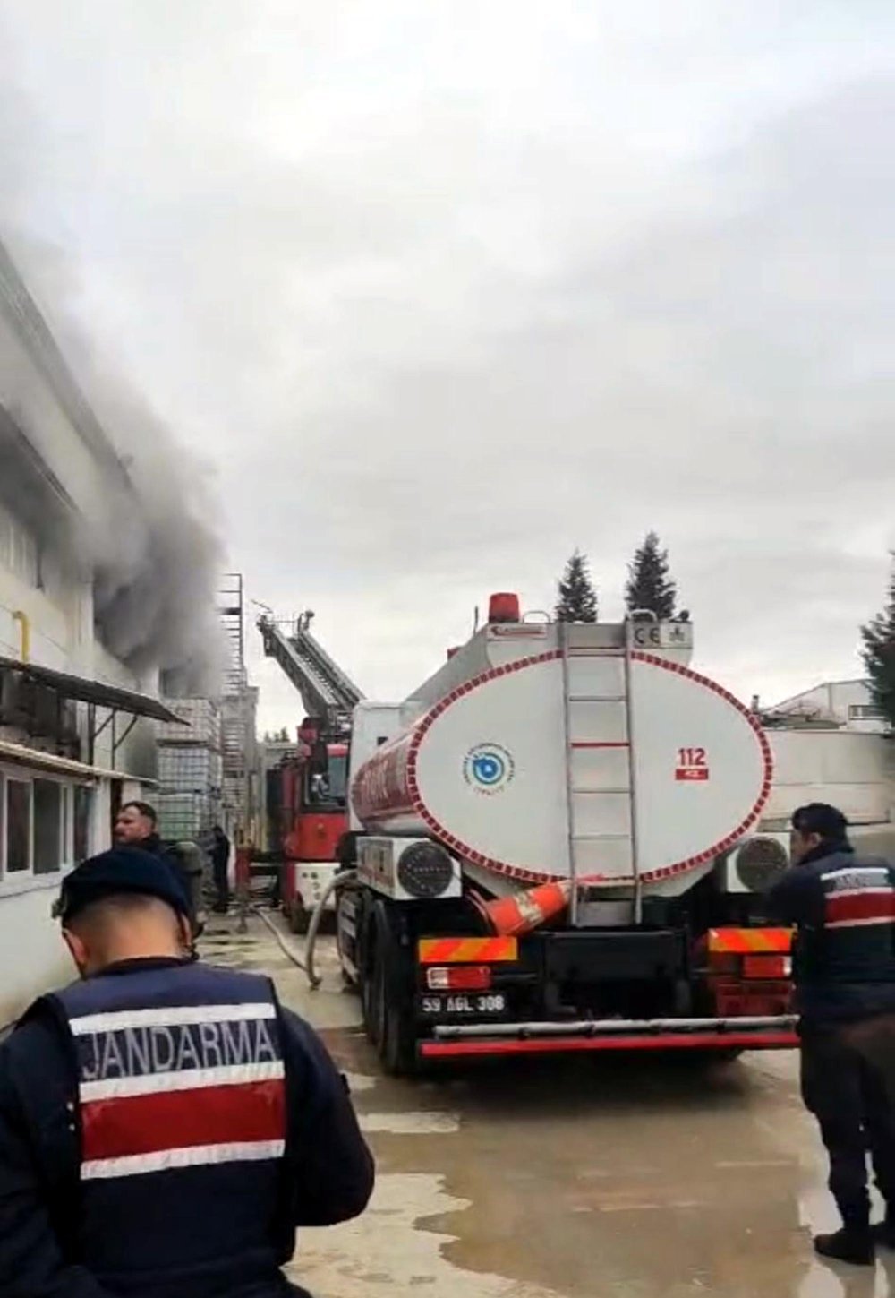 Tekirdağ'da tül fabrikasında yangın!