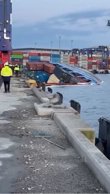 Ambarlı Mardaş Limanı'nda yan yatan AMNAH gemisiyle ilgili İstanbul Valiliği’nden açıklama