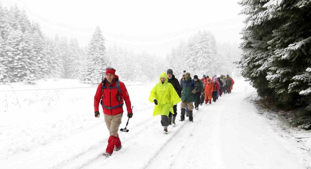 Bolu'da karlı havaya rağmen 15 kilometre yürüdüler