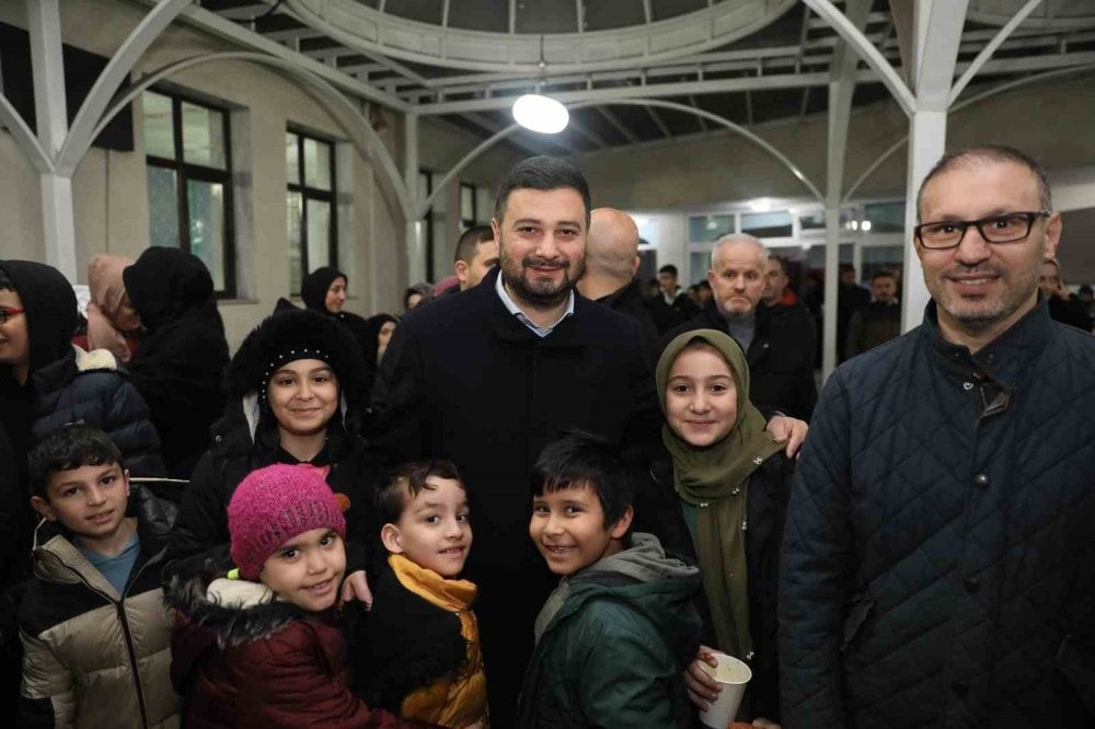 Kağıthane’de her pazar gençler sabah namazında buluşuyor