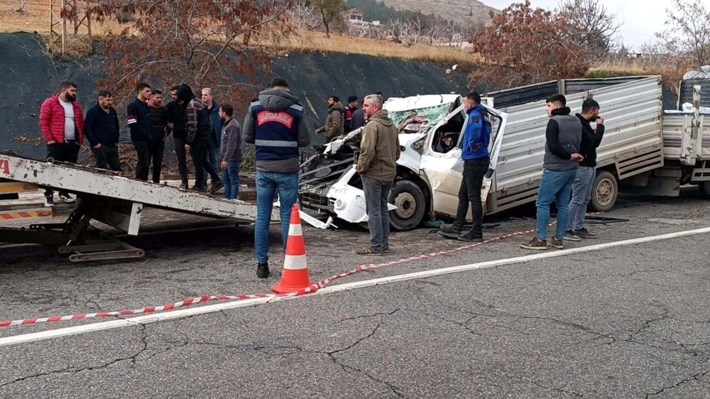 Gaziantep'te TIR'a arkadan çarpan sürücü öldü