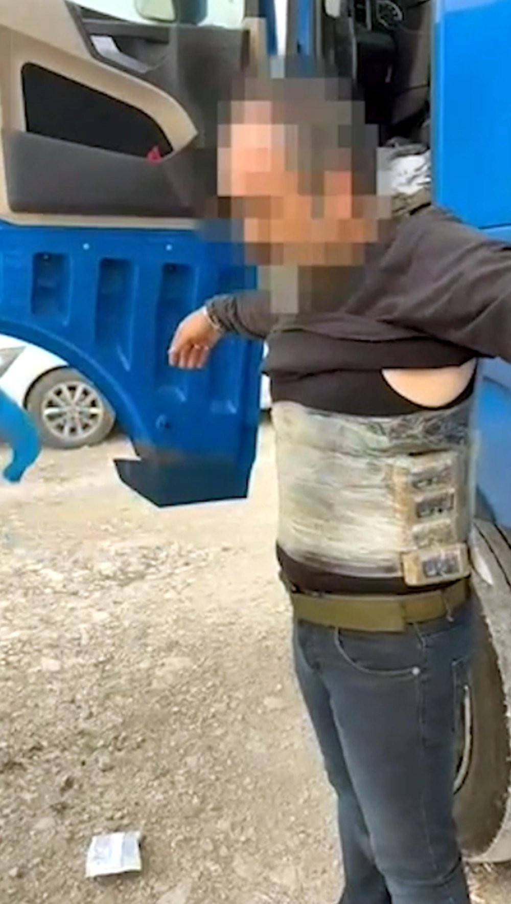 İlginç yöntemiyle sınırları zorladı: Gümrük polisine takıldı