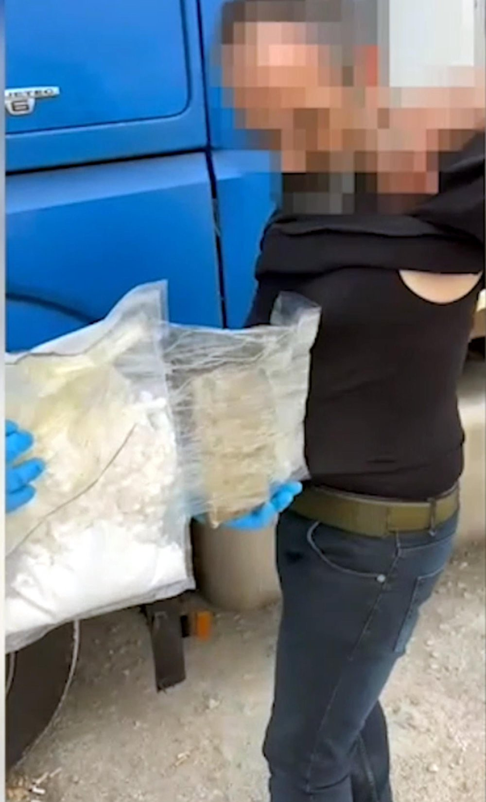 İlginç yöntemiyle sınırları zorladı: Gümrük polisine takıldı