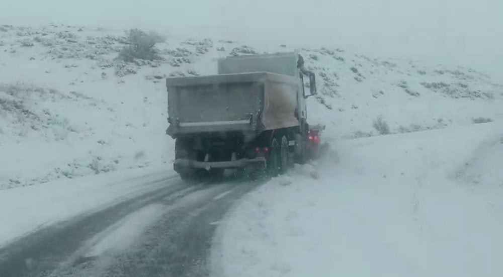 Tunceli'deki yoğun kar yağışı: 65 köy yolu ulaşıma kapandı