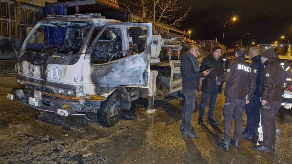 Kurtarıcı kamyonet kundaklandı: 3 kişi gözaltına alındı