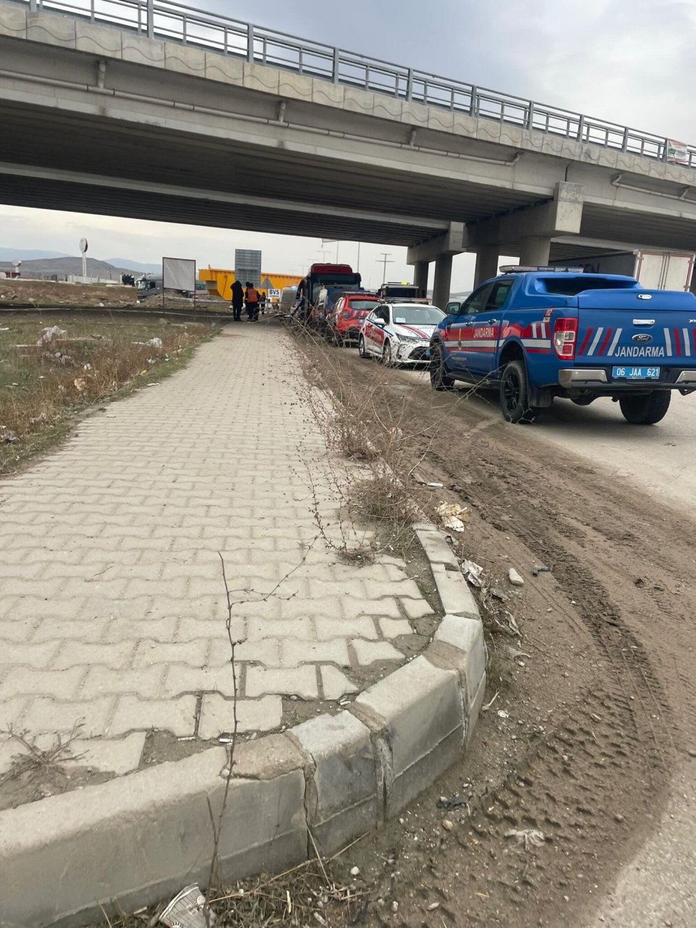 Belediye otobüsü TIR ile çarpıştı: 1 ölü 1 yaralı