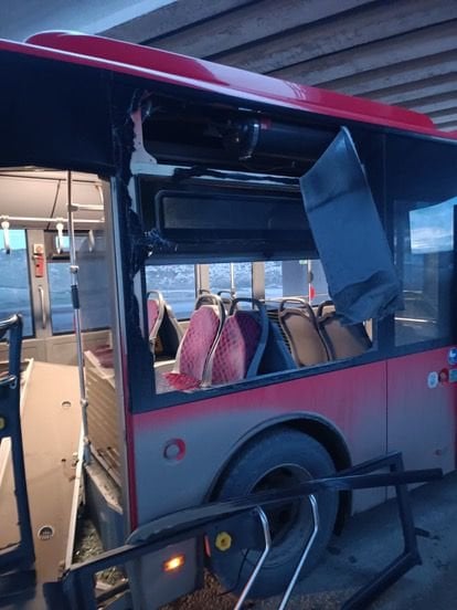 Belediye otobüsü TIR ile çarpıştı: 1 ölü 1 yaralı