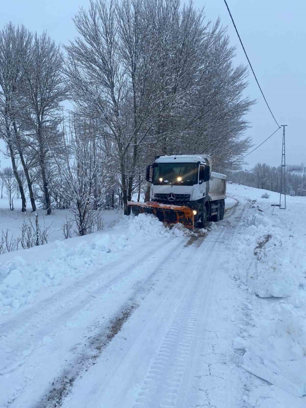 Tunceli’de kapanan köy yolları ulaşıma açıldı