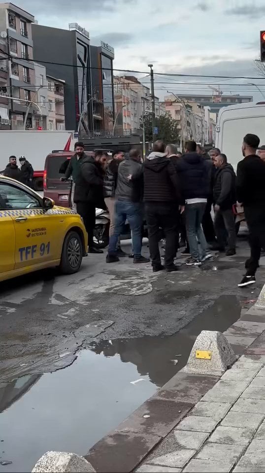 Gaspçıyı vatandaşlar yakaladı: Önce dövdüler sonra polise teslim ettiler