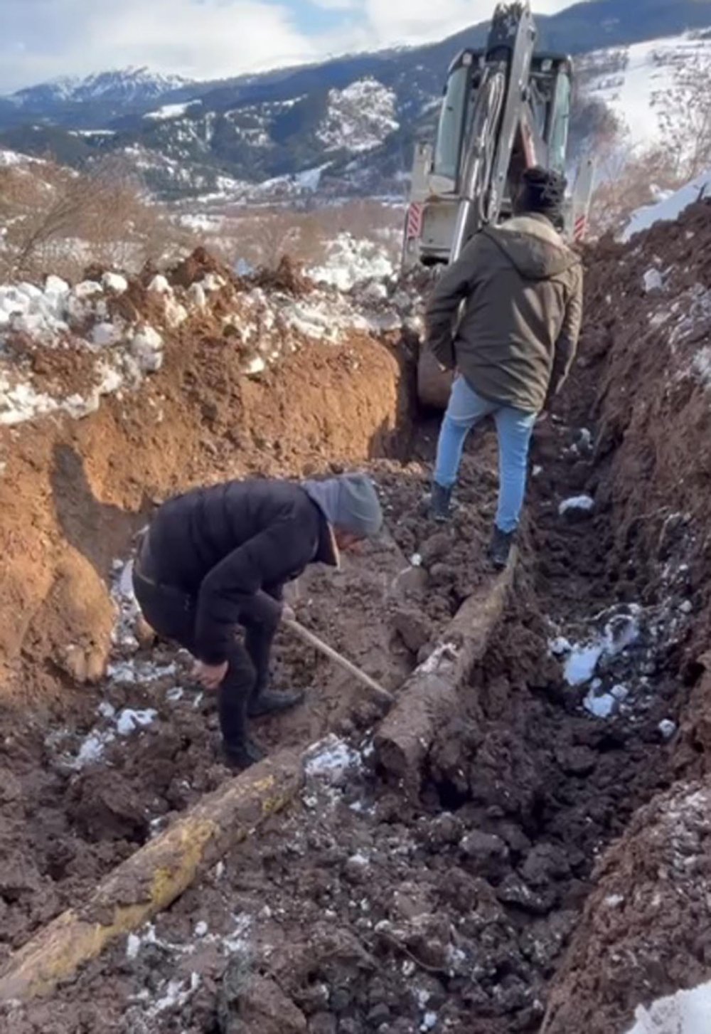 Heyelan: Posof ilçesini doğal gazsız bıraktı