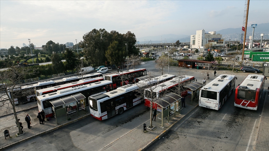 izmirde-yilbasi-gecesi-ulasimda-ek-seferler-30-dakikada-bir-yapilacak-yenicag-1.jpg