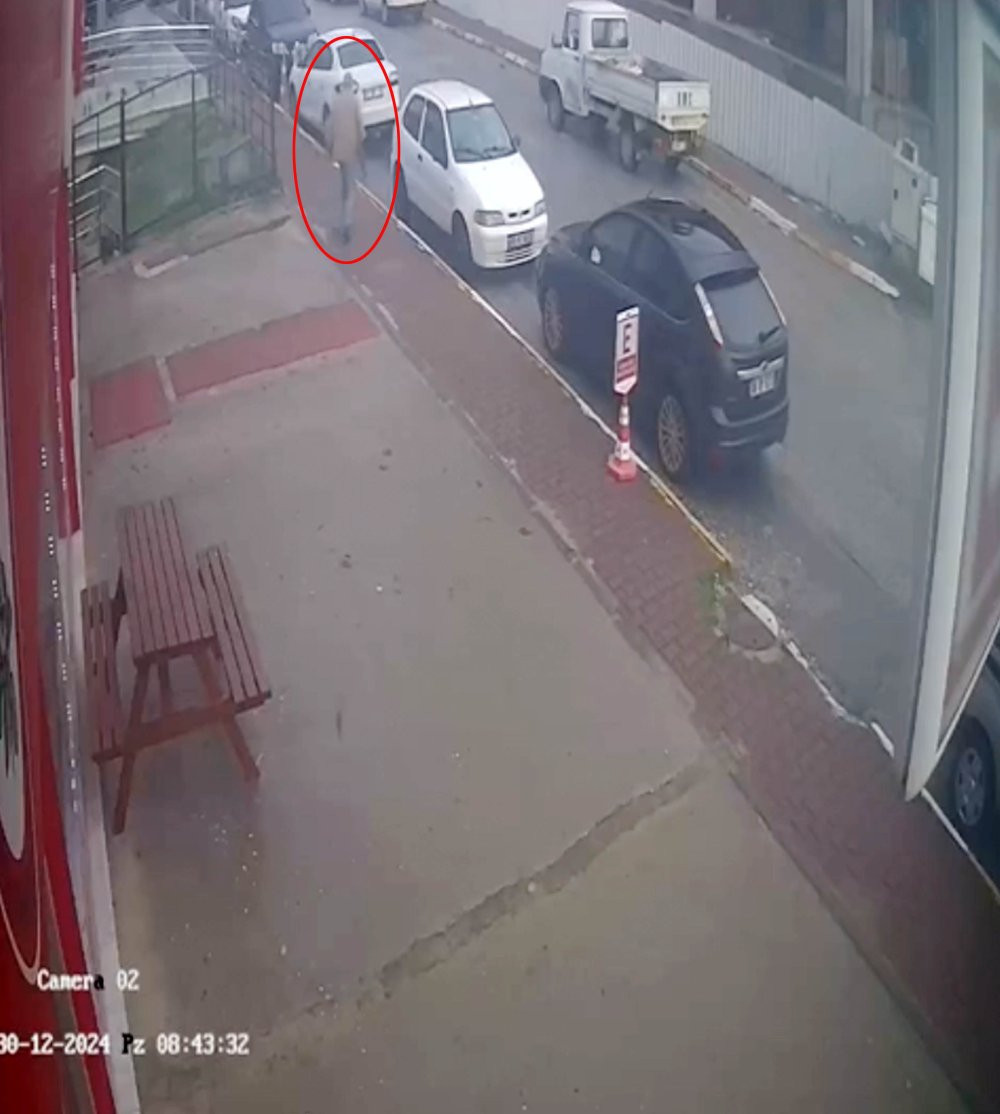 Antalya’da damadının eczanesine pompalı tüfekle ateş etti