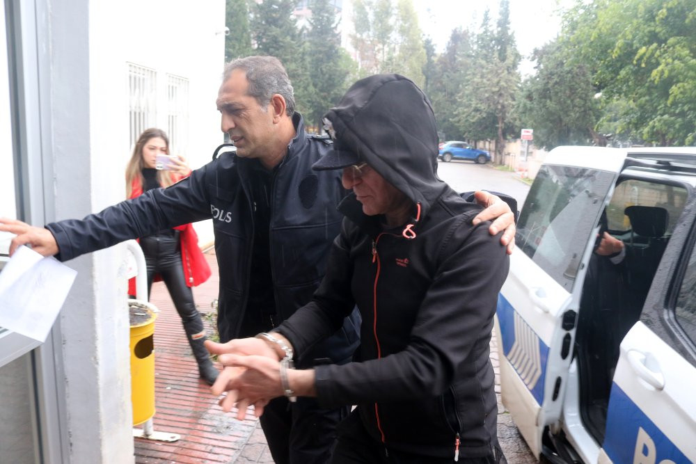 Daha önce tinerle evinin kapısını yakmıştı! Komşusunu öldürmek için öyle bir düzenek kurdu ki...