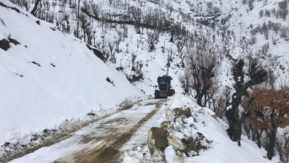 Diyarbakır'da ulaşıma kar engeli
